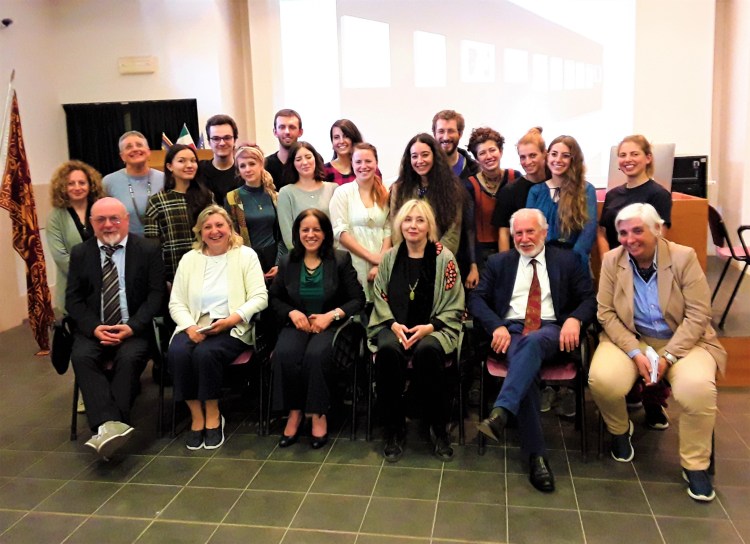 FOTO Progetto Aziz - Venezia, Accademia Belle Arti 23 maggio 2019 console marocco Almina Selmane Luana Zanella Giuseppe La Bruna Nadia De Lazzari Paola Mar Alberto Folgheraiter.jpg